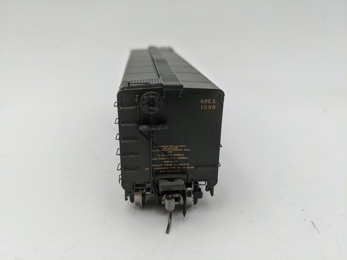 InterMountain 48204-07 HO Scale GPEX Sheffield Farms Milk Car #1039 EX/Box
