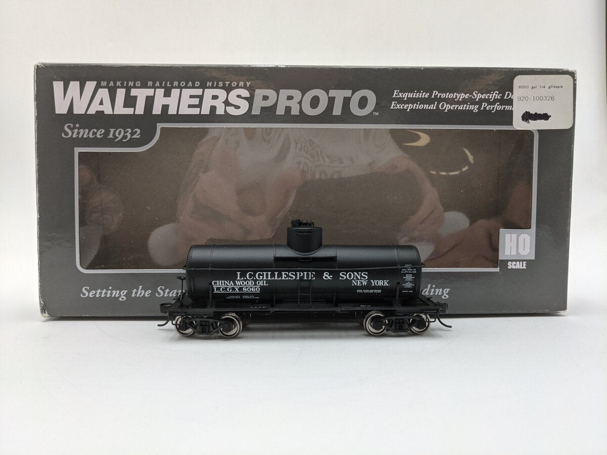 Walthers 920-100326 HO L.C. Gillespie & Sons 32'6" Type 21 ACF Tank Car #8060 EX/Box