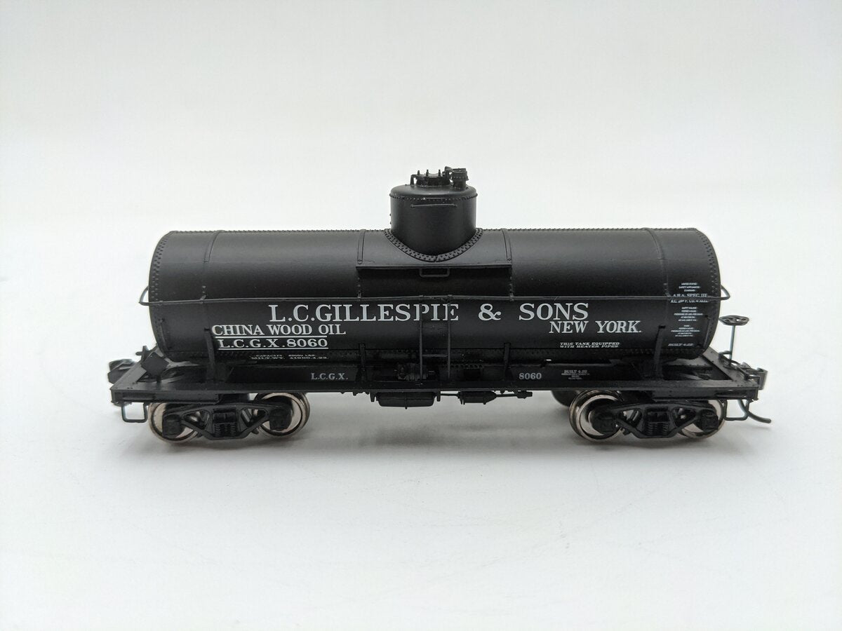 Walthers 920-100326 HO L.C. Gillespie & Sons 32'6