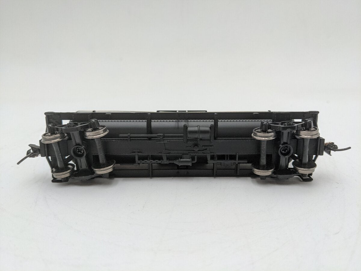 Walthers 910-1002 HO Shell 36' 10,000 Gallon Tank Car #1300 EX/Box