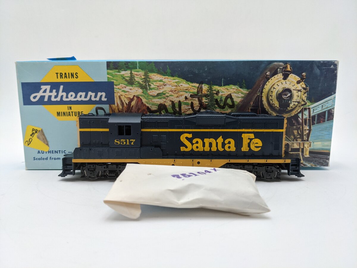 Athearn 3156 HO Scale Santa Fe GP-9 Powered Diesel Locomotive #8517 EX/Box