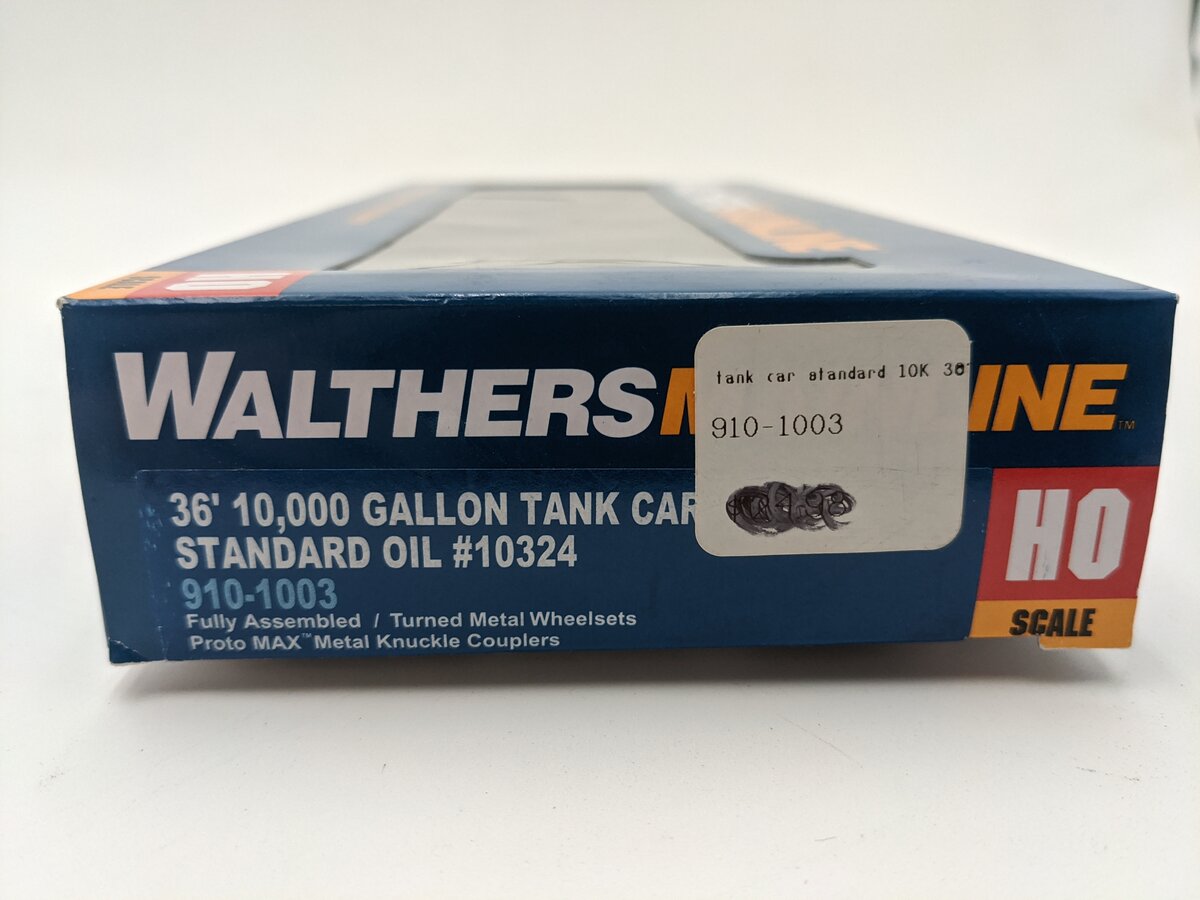 Walthers 910-1003 HO Standard Oil 36' 10,000 Gallon Tank Car #10324 EX/Box