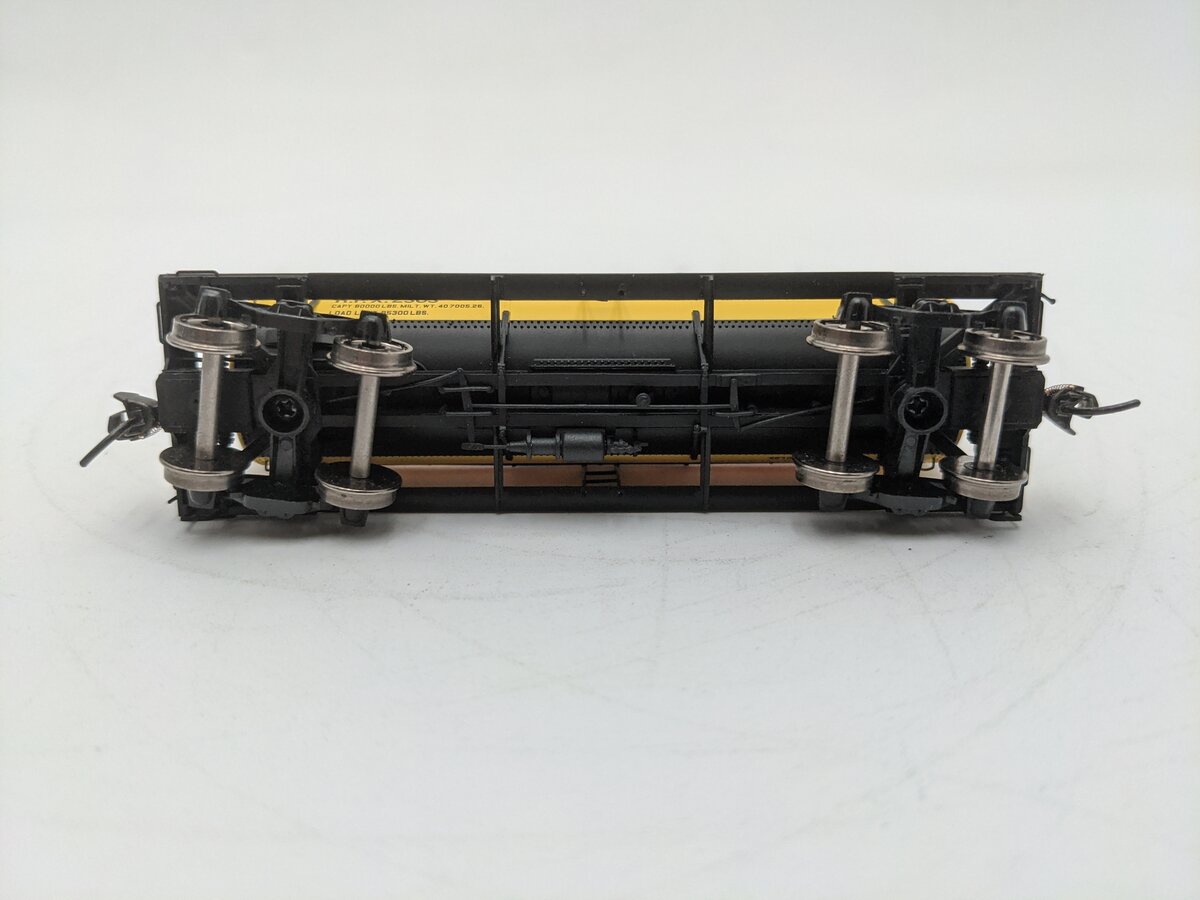 Walthers 920-100309 HO Scale Shell 32' ACF 8,000 Gallon Insulated Tank Car #2303 EX/Box
