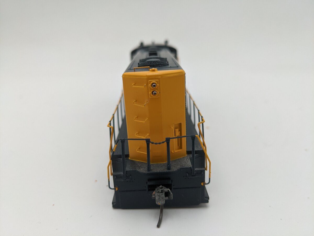 Athearn ATH89932 HO Atchison Topeka Santa Fe CF7 Round Cab #2618 EX/Box