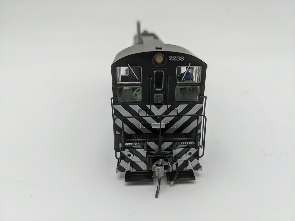 Bowser 24211 HO Atchison, Topeka & Santa Fe Baldwin VO-1000 #2258 EX/Box