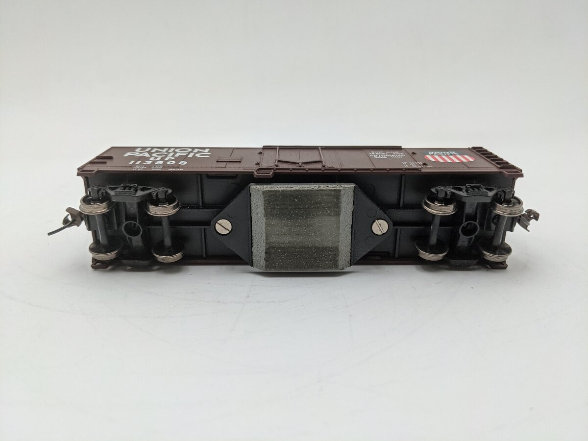 Walthers 931-1756 HO Union Pacific 40' Plug-Door Track Cleaning Boxcar #113808 EX/Box