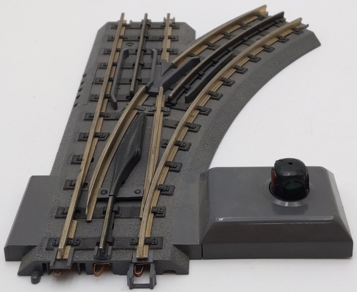 MTH 40-1004 O 31 RealTrax Nickel Silver Right Hand Remote Switch Turnout EX/Box