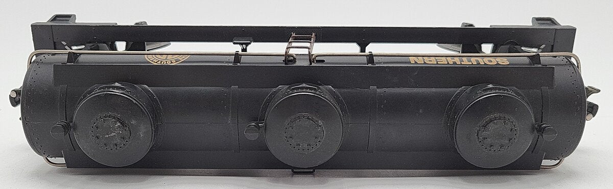Lionel 6-16102 O Gauge Southern Triple Dome Tank Car EX