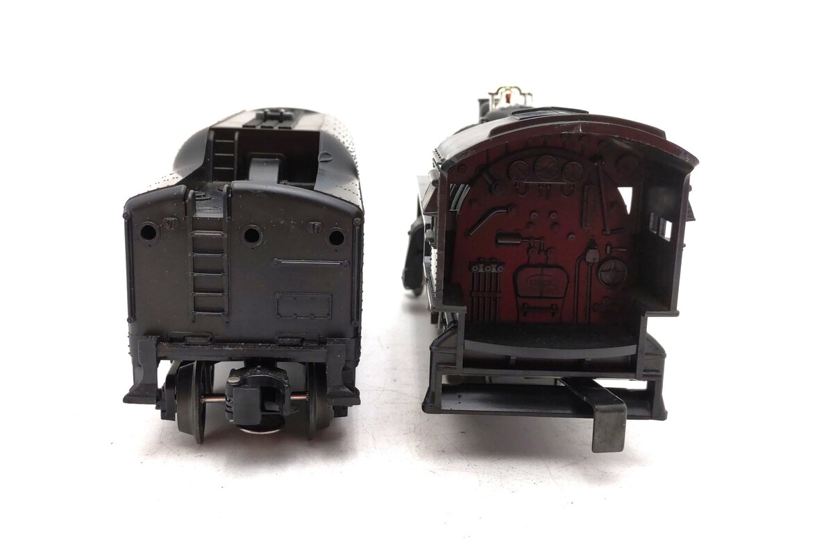 Lionel 6-8625 2-4-0 Steam Locomotive & Tender EX