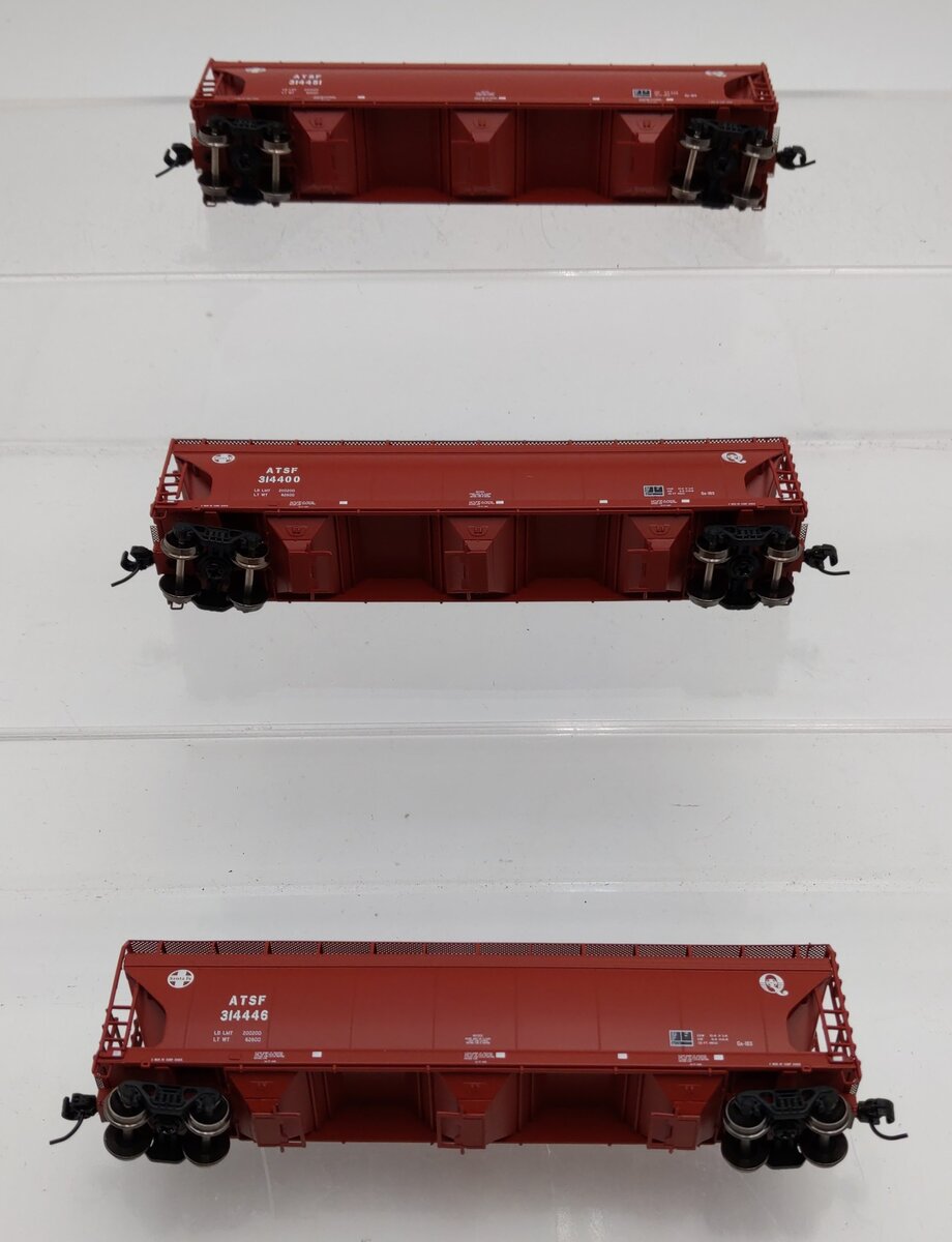 Athearn ATHGN12946 N Scale ATSF Covered Hopper 3 Pack #314400 #314446 #314451 LN/Box