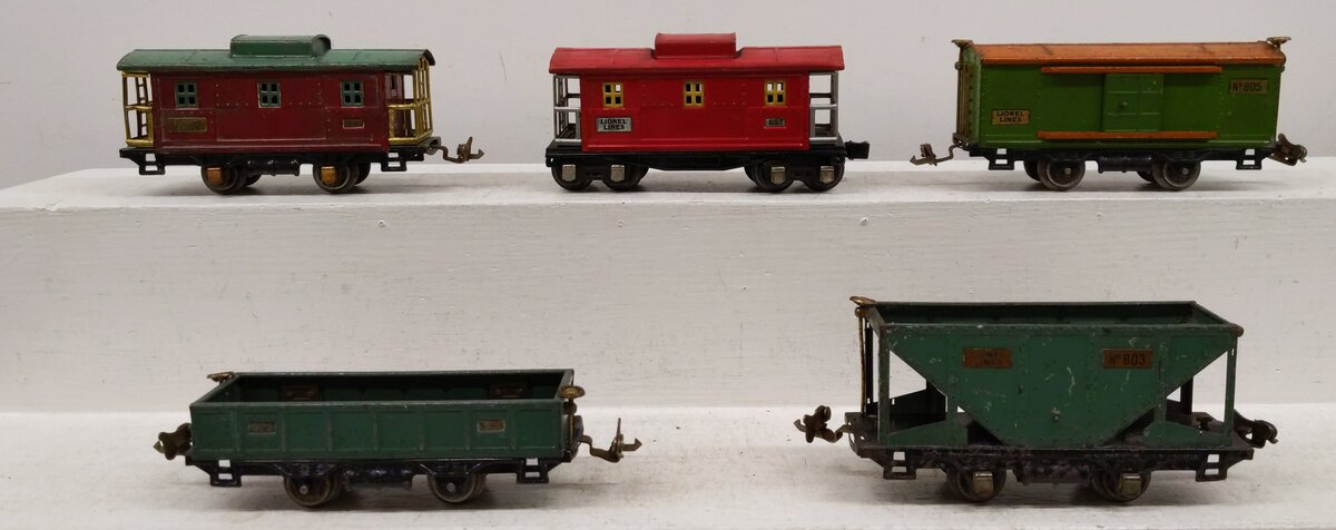 Lionel Vintage O Freight Cars: [5] 803, 805, 807 ,657, 902