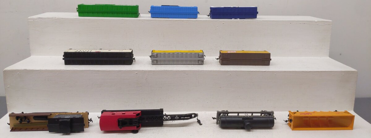 Assorted HO Freight Cars - #100024/171032/17777/932/518125/5376/12477/8247 [10] EX