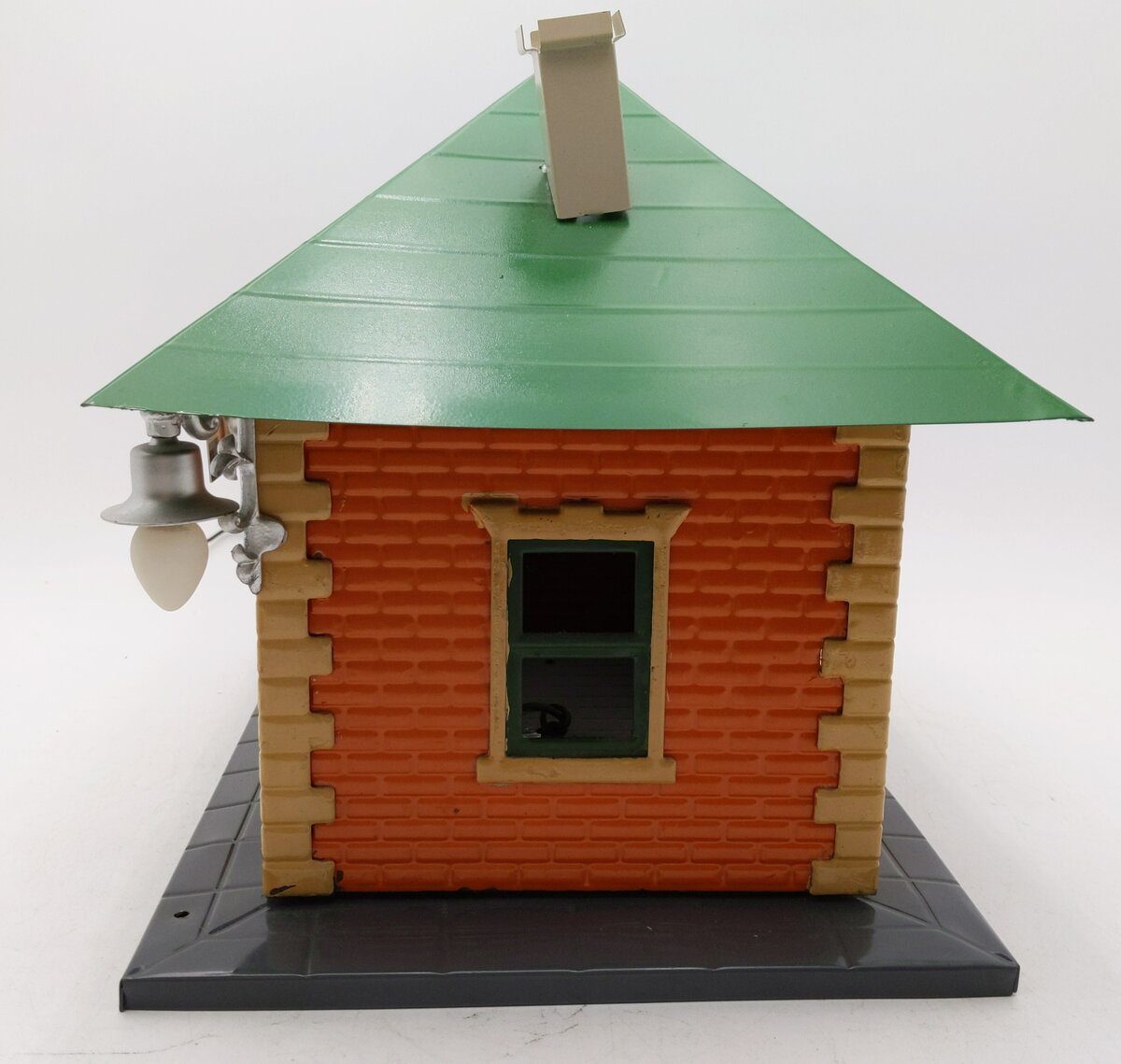 Lionel 122 Vintage O Illuminated Railroad Station Painted