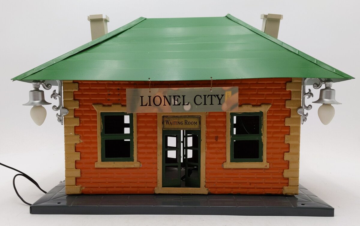 Lionel 122 Vintage O Illuminated Railroad Station Painted