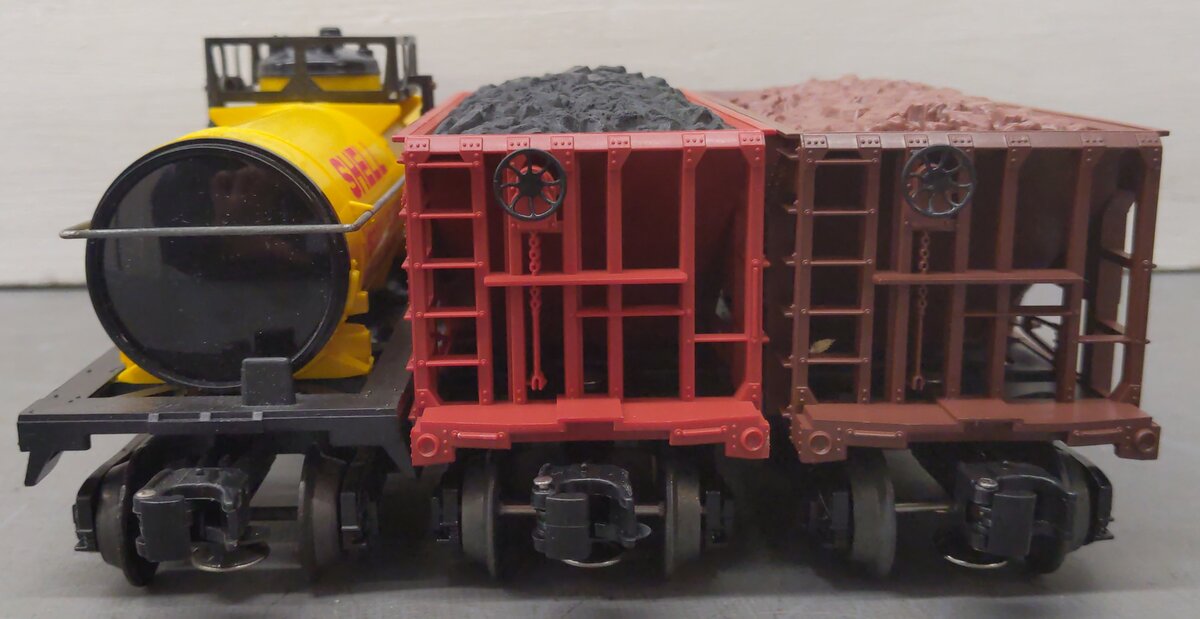 Lionel O Gauge Assorted Freight Cars: 9152, 19301, 19308 [3] VG