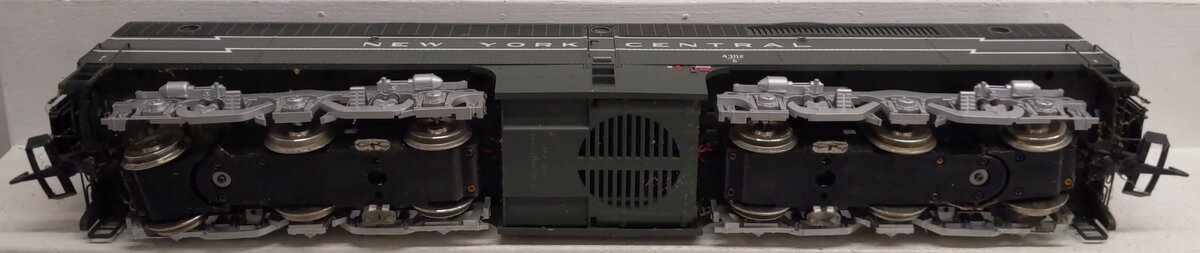 USA Trains G Scale R22402 New York Central Locomotive #4203A VG