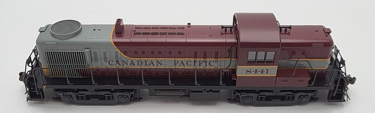 Atlas 8151 HO Scale Canadian Pacific RS-3 Diesel Locomotive #8441 EX/Box