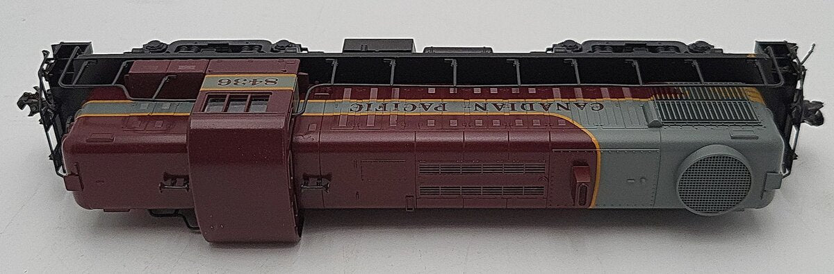 Atlas 8150 HO Scale Canadian Pacific RS-3 Diesel Locomotive #8436 EX/Box