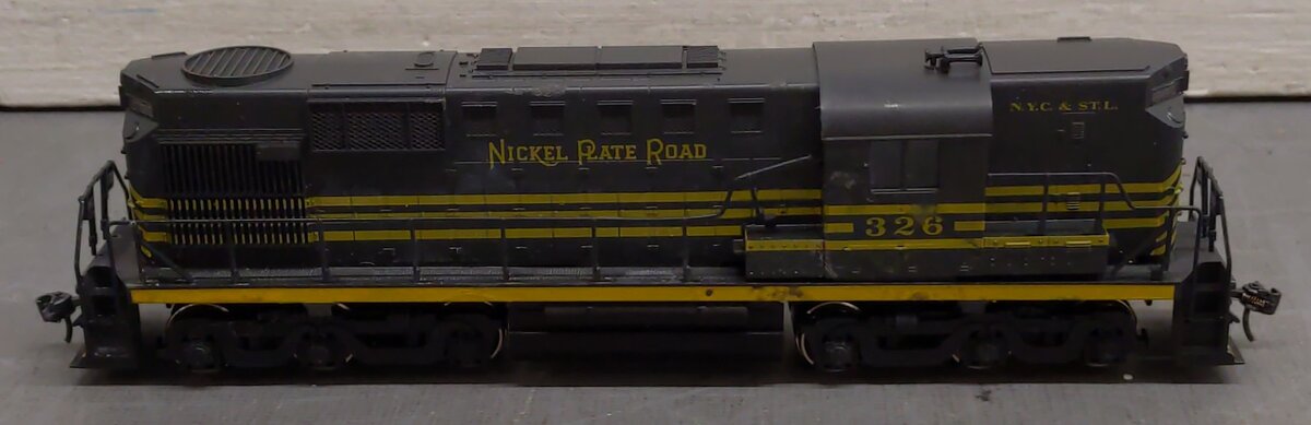 Atlas 8002 HO Nickel Plate Rd. RSD-12 Diesel Locomotive #326 VG