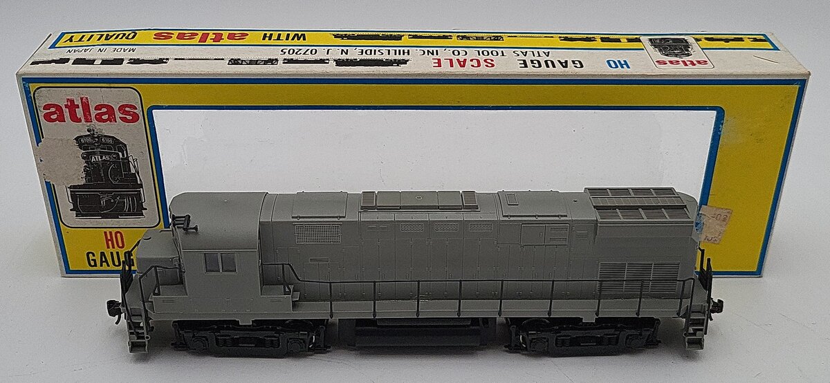 Atlas 8050 HO Undecorated C-424 Diesel Locomotive EX/Box