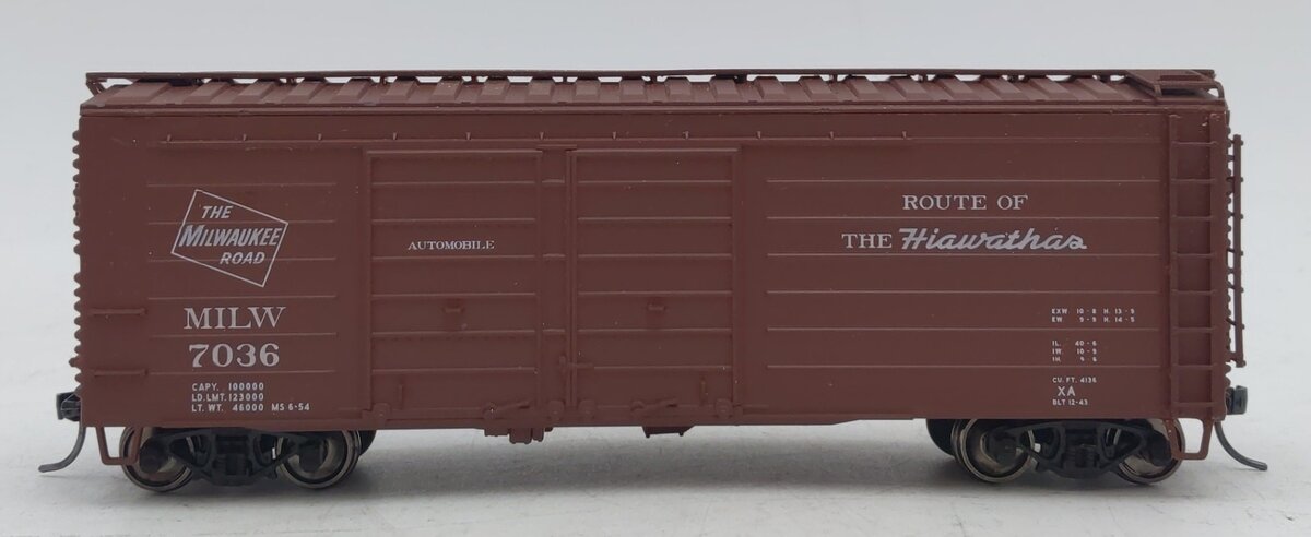 Accurail 3985 HO Milwaukee Road Route of the Hiawathas 40' Boxcar #7036 LN/Box
