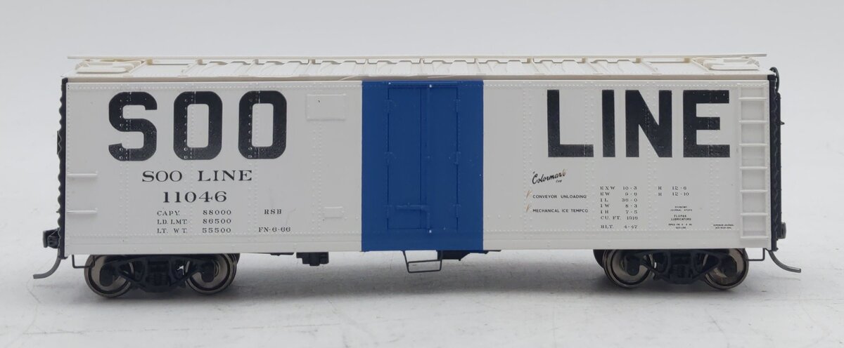 Accurail HO Scale Soo Line 1966 Hinge-Door Refrigerator Car #11046 NIB