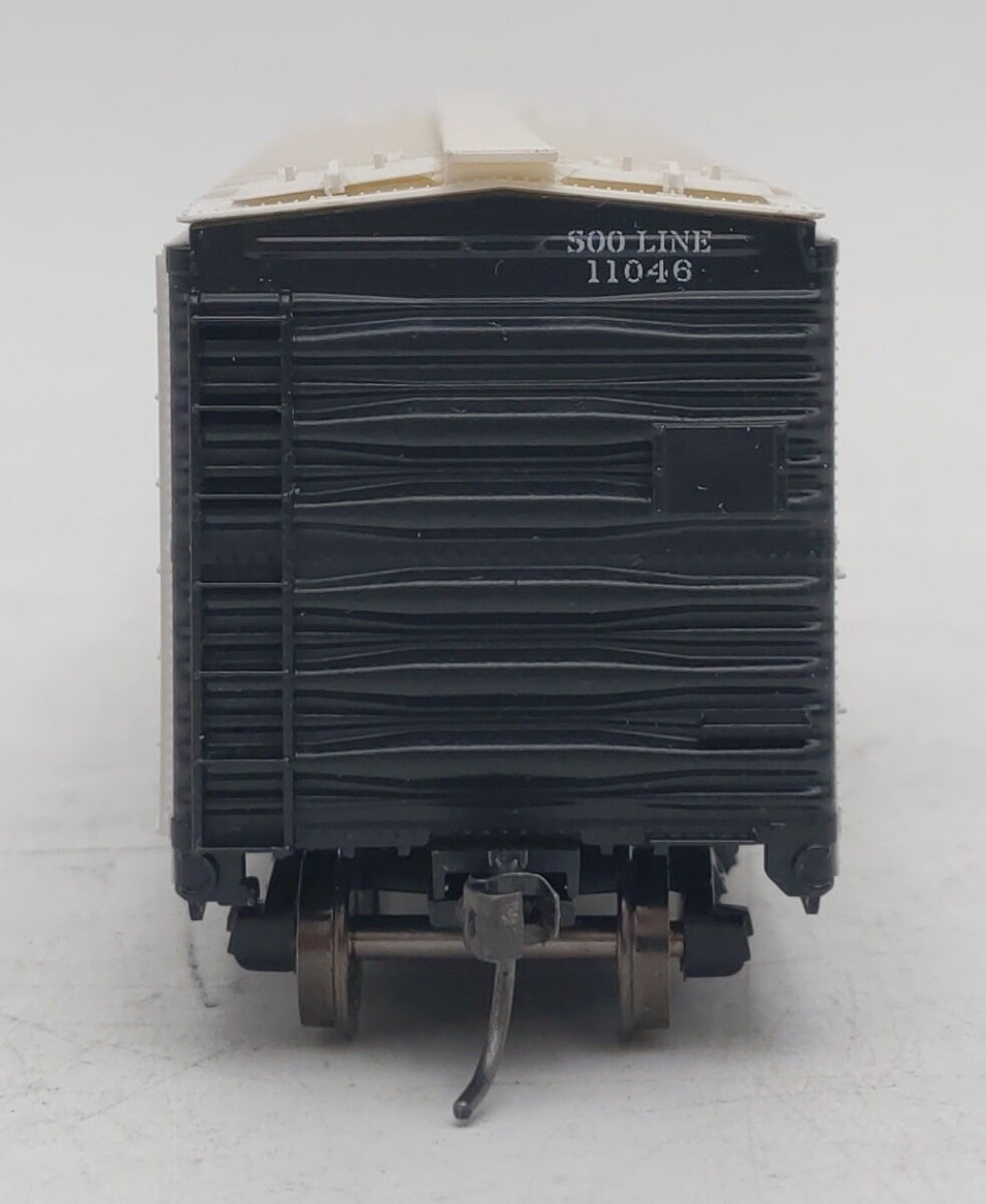 Accurail HO Scale Soo Line 1966 Hinge-Door Refrigerator Car #11046 NIB