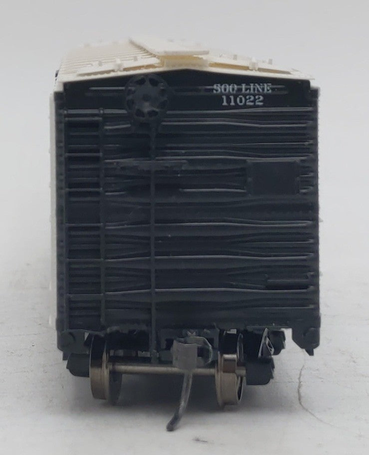 Accurail HO Soo Line 1966 Hinge-Door Refrigerator "Potato Car" #11022 LN/Box