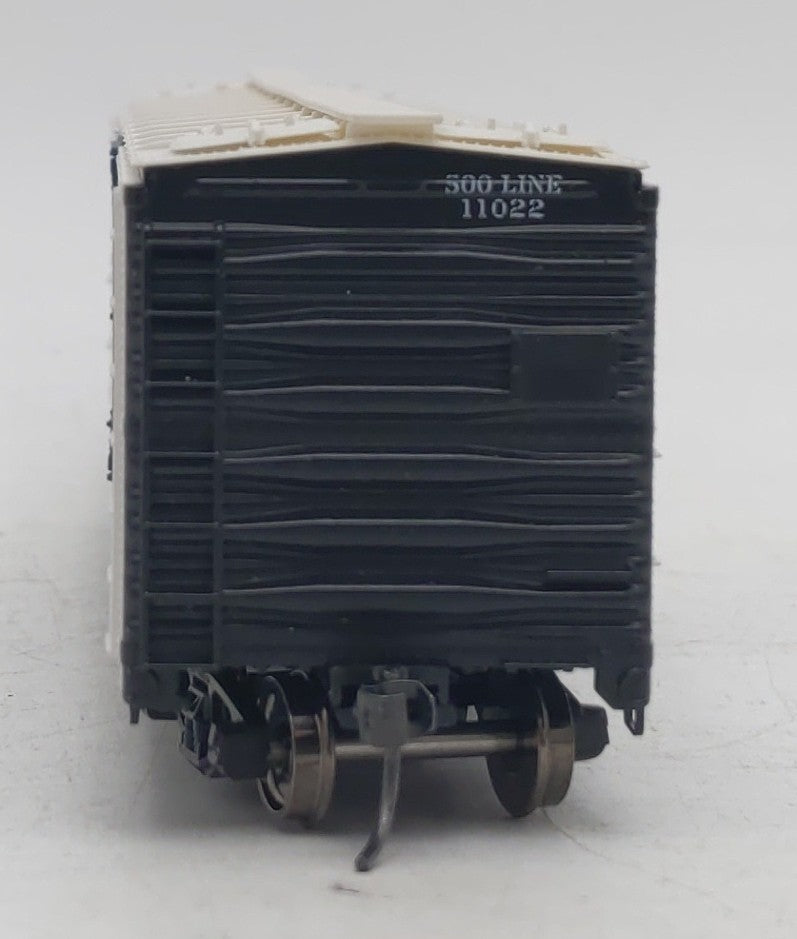 Accurail HO Soo Line 1966 Hinge-Door Refrigerator 