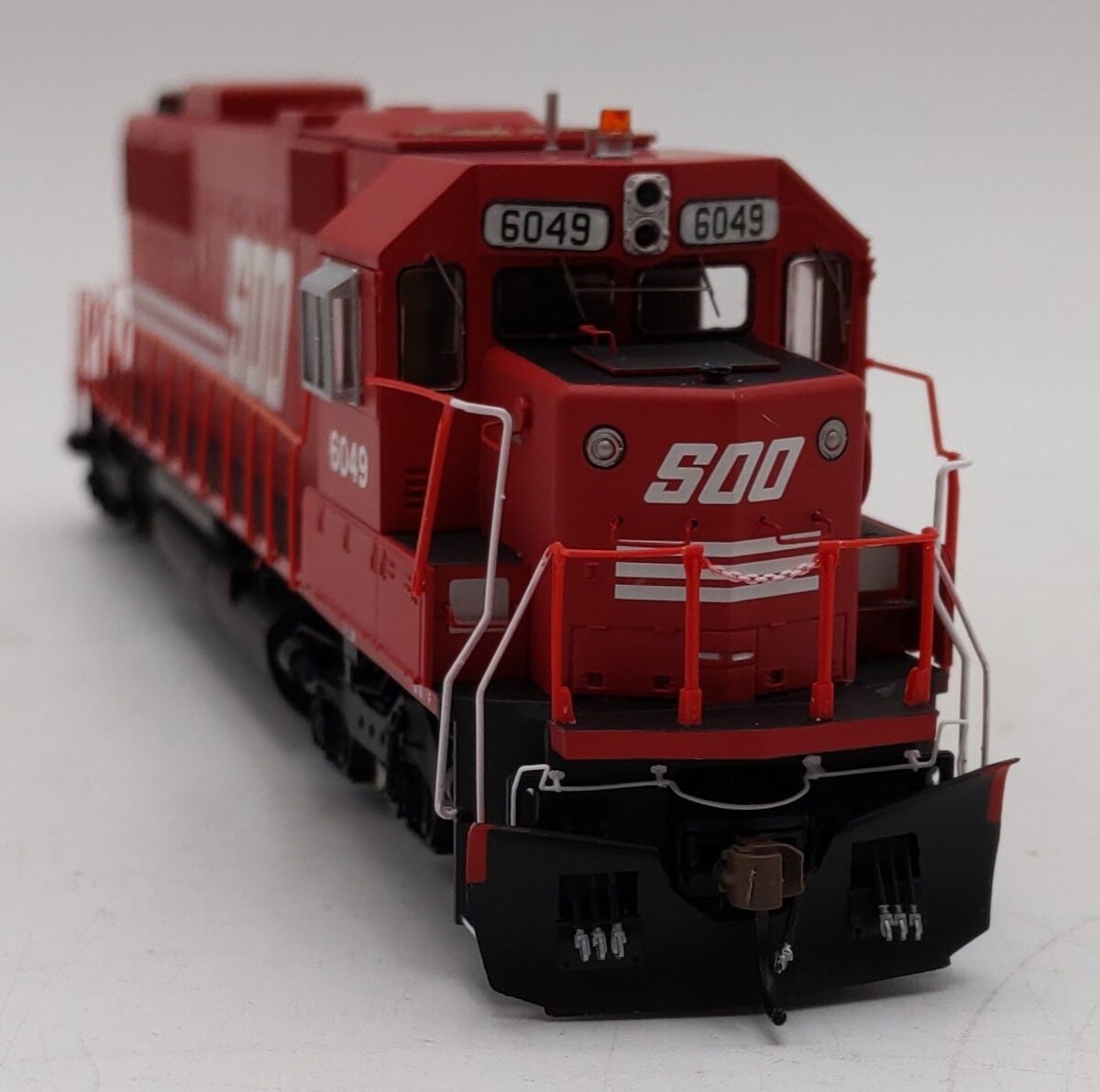Athearn ATH72142 HO Scale SOO Line SD60 Diesel Locomotive W/ Sound #6049 LN/Box