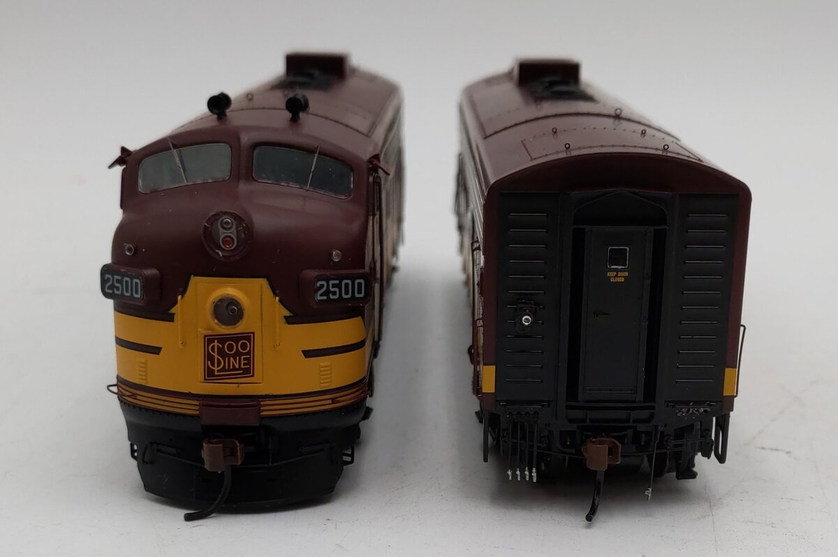 Athearn G22646 HO Soo Line (Passenger) FP7A/F7B wDCC & Sound, #2500A/B LN/Box