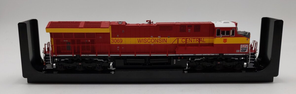 InterMountain 497113S-01 HO CN ET44AC Wisconsin Central Heritage Loco. #3069 LN/Box
