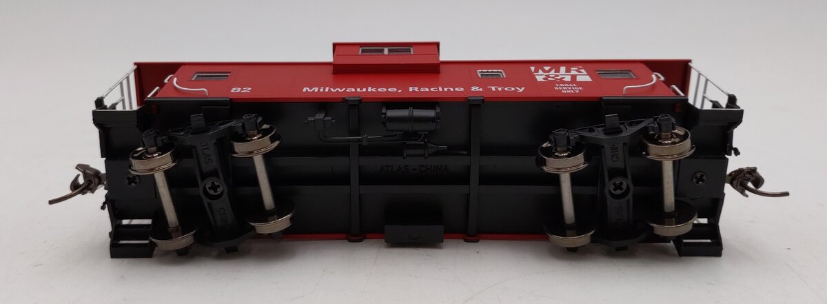 Atlas #KMC84205 HO Scale Milwaukee, Racine & Troy Extended Vision Caboose #82 LN/Box