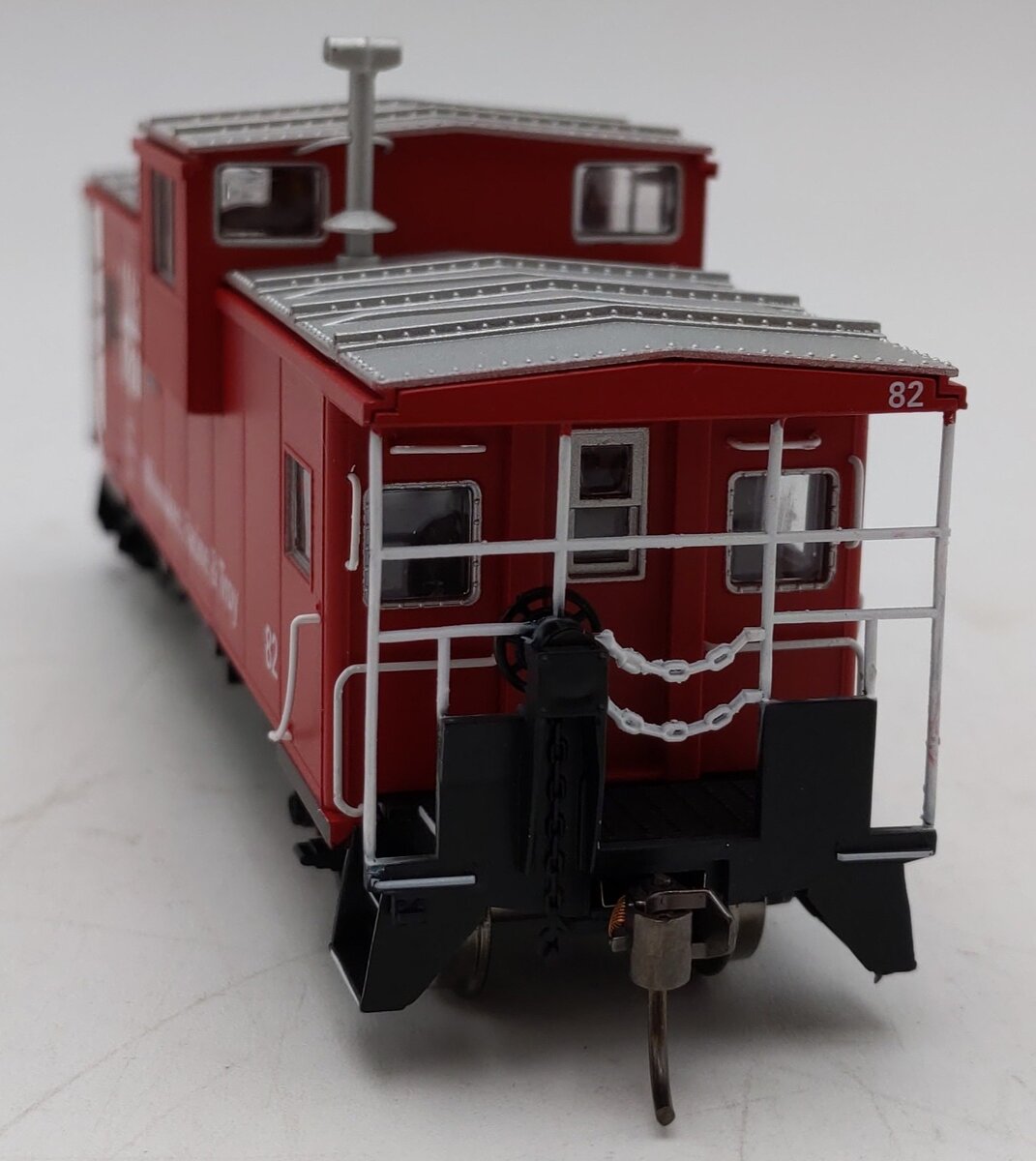 Atlas #KMC84205 HO Scale Milwaukee, Racine & Troy Extended Vision Caboose #82 LN/Box