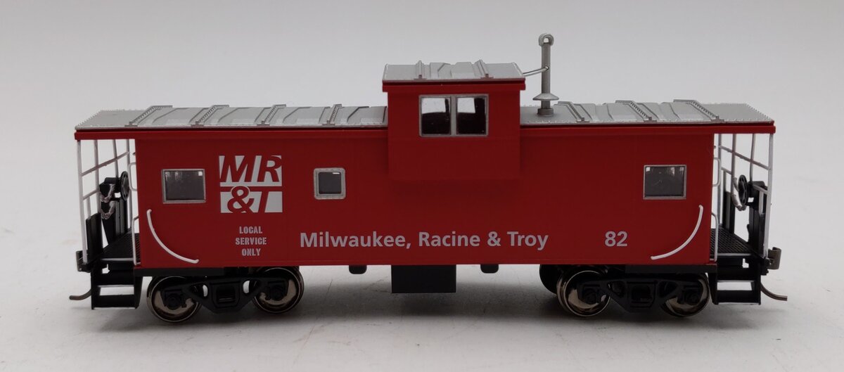 Atlas #KMC84205 HO Scale Milwaukee, Racine & Troy Extended Vision Caboose #82 LN/Box