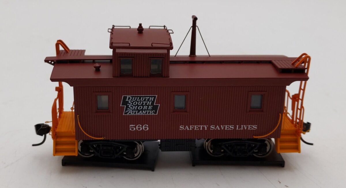 Walthers 920-103461 HO Duluth South Shore & DM&IR Class G2 Wood Caboose #566 LN/Box