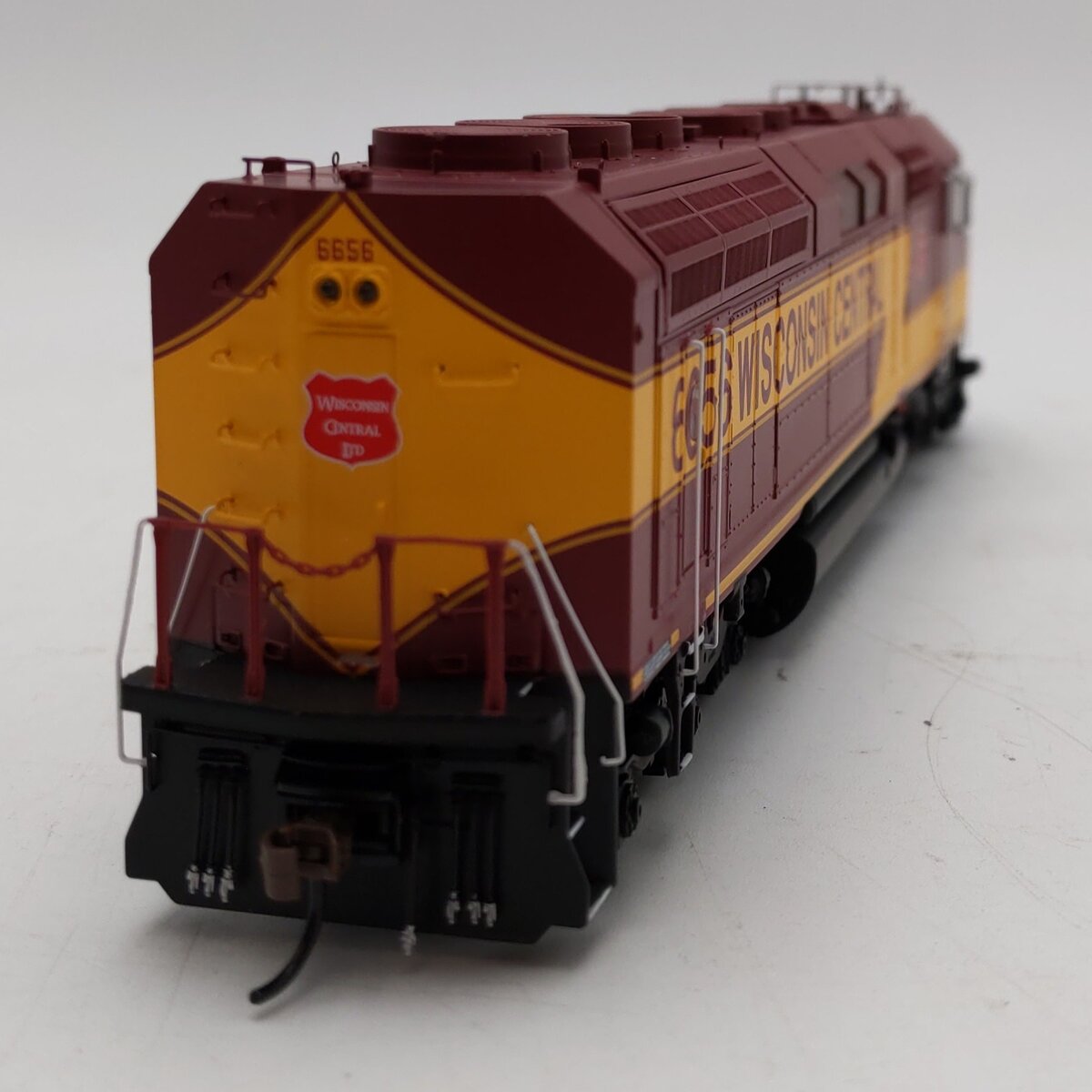 Athearn G28618 HO Wisconsin Central F45 Diesel Locomotive #6656 w/DCC & Sound LN/Box