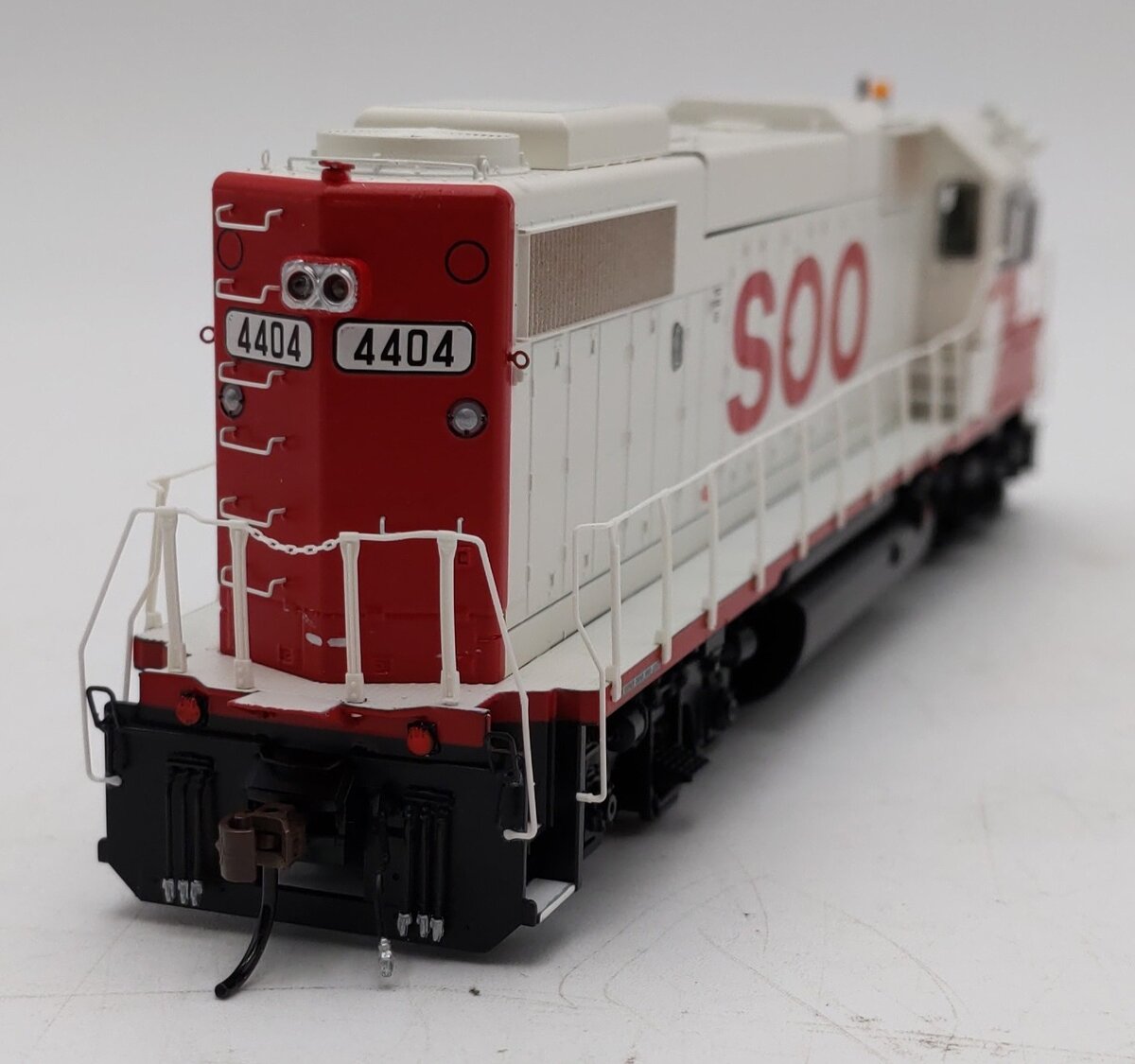 Athearn G68857 HO Scale SOO GP38-2 Diesel Locomotive #4404 w/DCC & Sound LN/Box