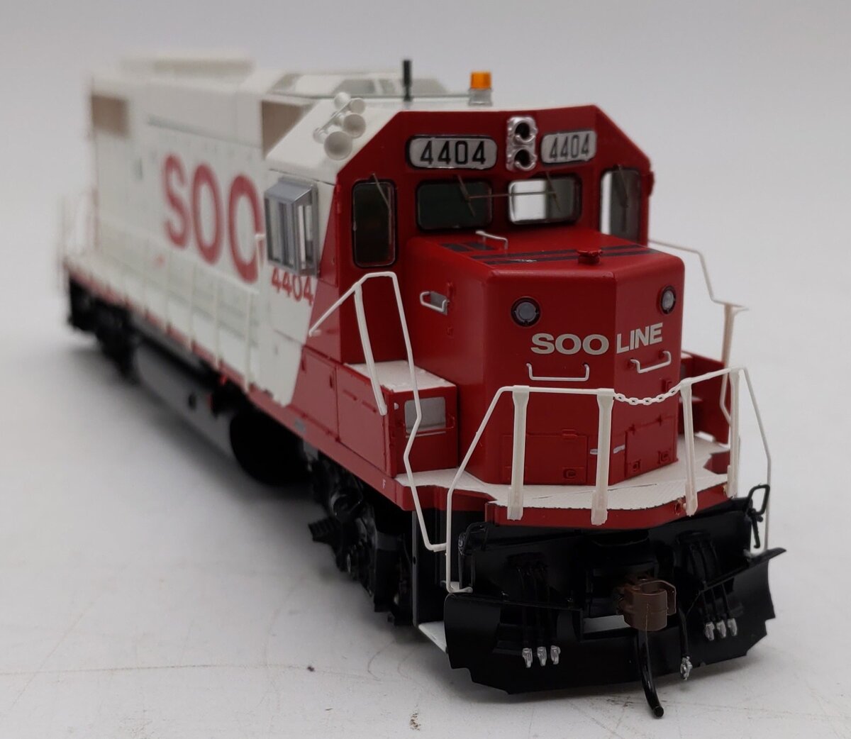 Athearn G68857 HO Scale SOO GP38-2 Diesel Locomotive #4404 w/DCC & Sound LN/Box