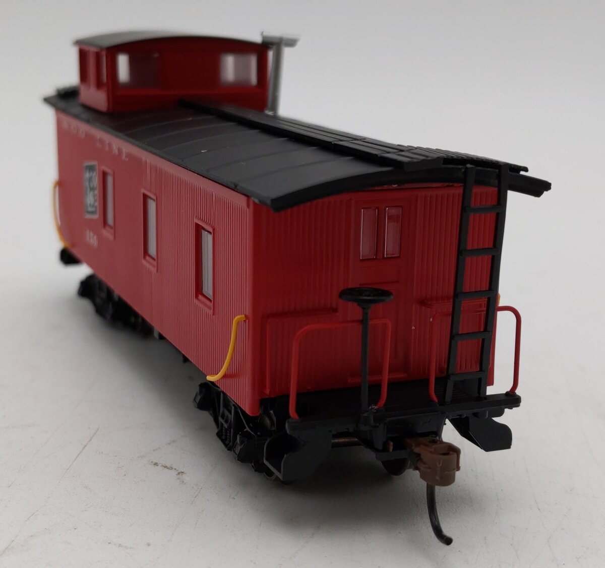 Roundhouse 17784 HO Soo Line 30' 3-Window Caboose #1597 LN/Box