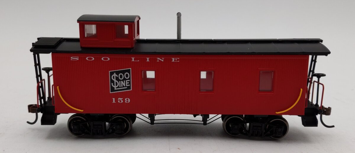 Roundhouse 17784 HO Soo Line 30' 3-Window Caboose #1597 LN/Box