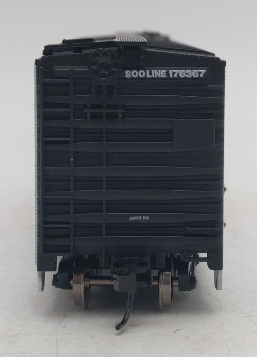 Rivarossi HR6367 HO Soo Line 50ft Boxcar with Plug Door and Roofwalk #178367 NIB