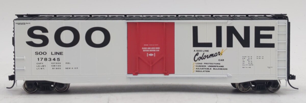 Rivarossi HR6364 HO Soo Line 50ft Boxcar with Plug Door and Roofwalk #178345