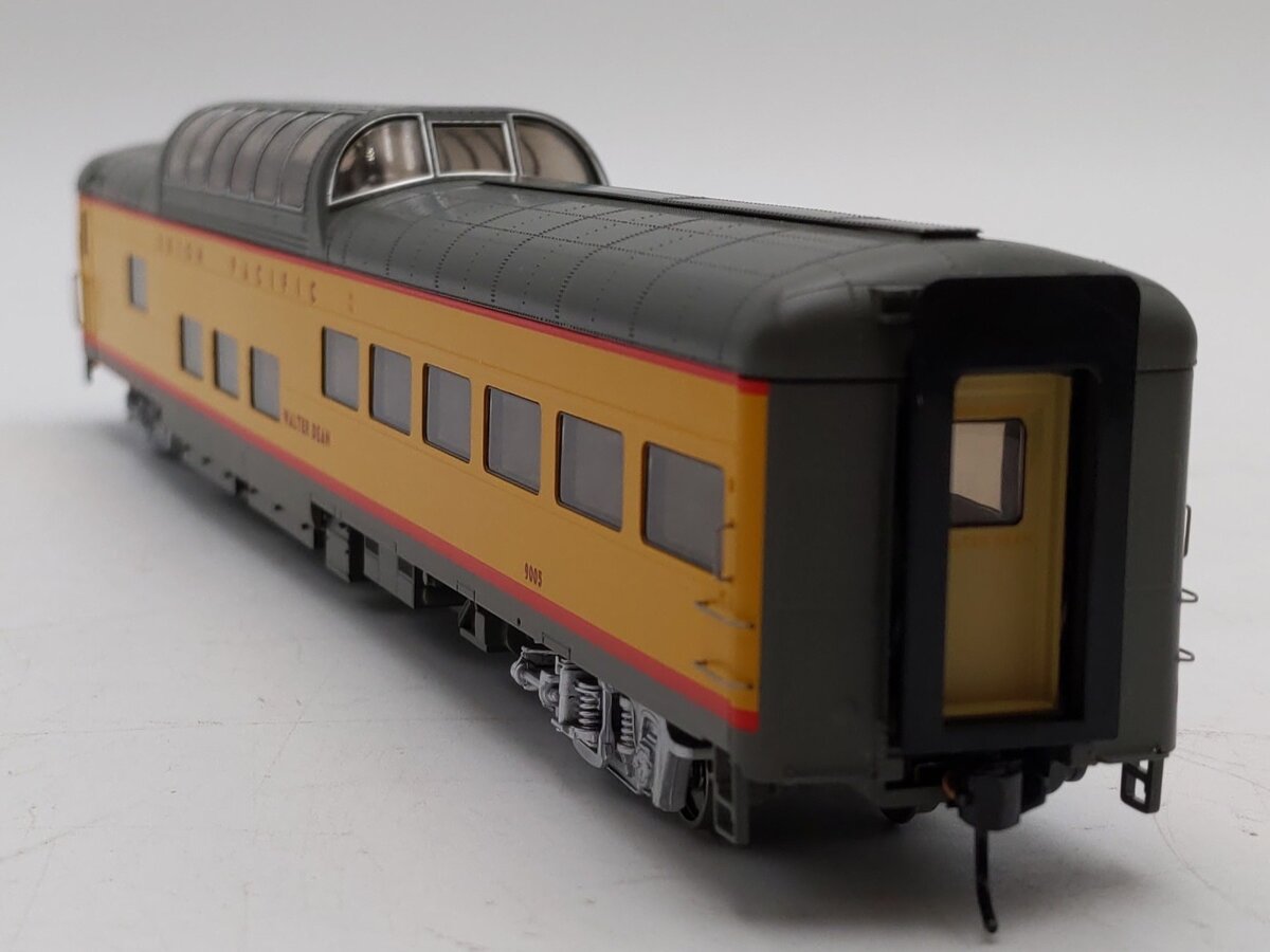Walthers 920-18702 HO Union Pacific Walter Dean 85' ACF Lighted Dome Lounge LN/Box