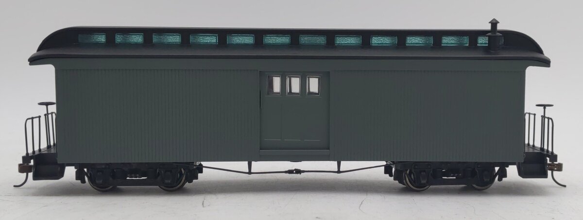 Bachmann 26499 On30 Painted & Unlettered Two-Door Baggage Car NIB