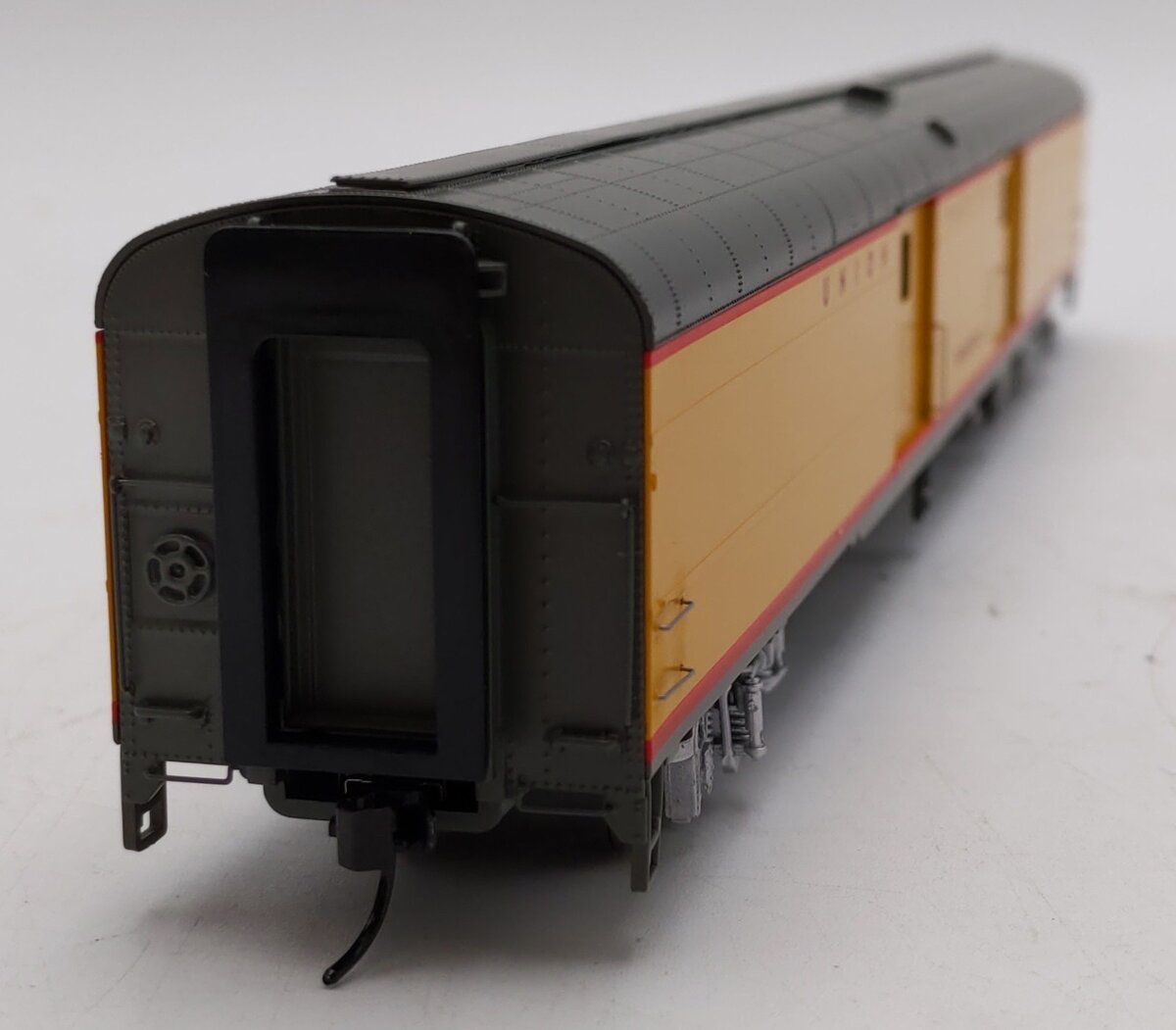 Walthers 920-9207 HO Union Pacific Promontory Standard 85' ACF Baggage Car #5779 LN/Box