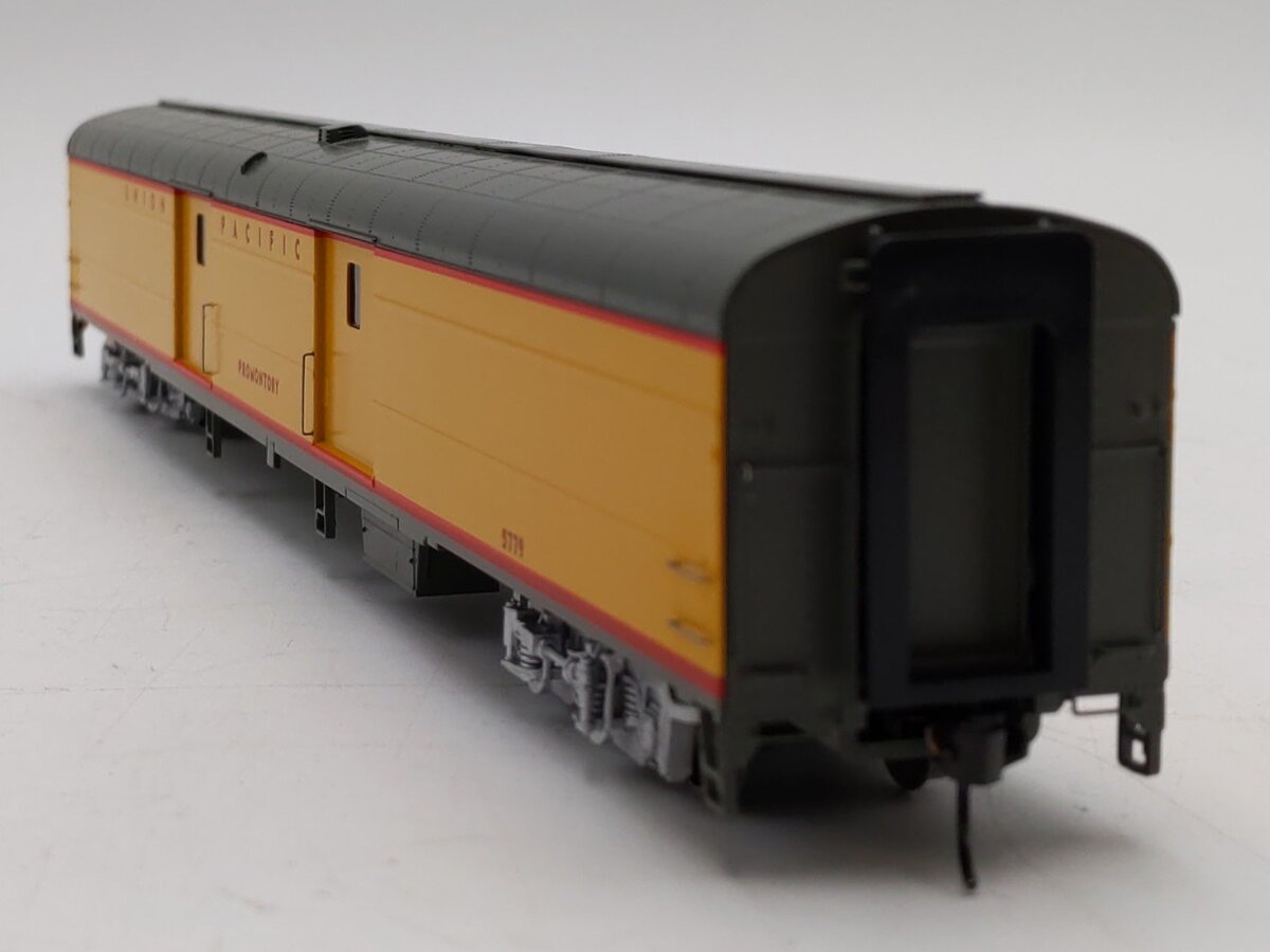 Walthers 920-9207 HO Union Pacific Promontory Standard 85' ACF Baggage Car #5779 LN/Box