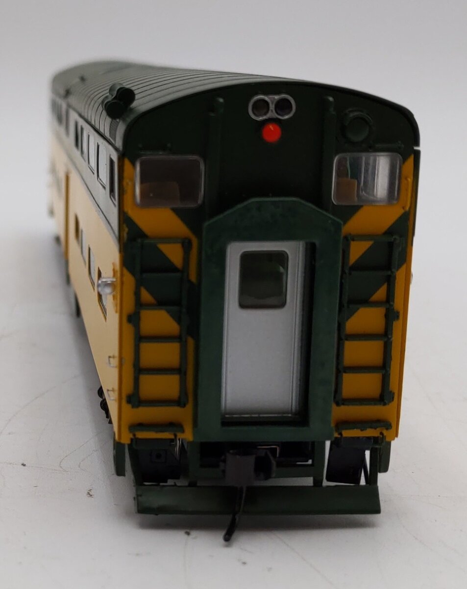 Walthers 920-16528 HO CNW PS Bi-Level Lighted Commuter Cab Car with Decals LN/Box
