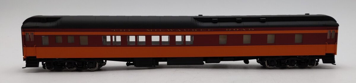 Walthers 932-10062 HO Milwaukee Road 8-1-2 Pullman Heavyweight Passenger Car LN/Box