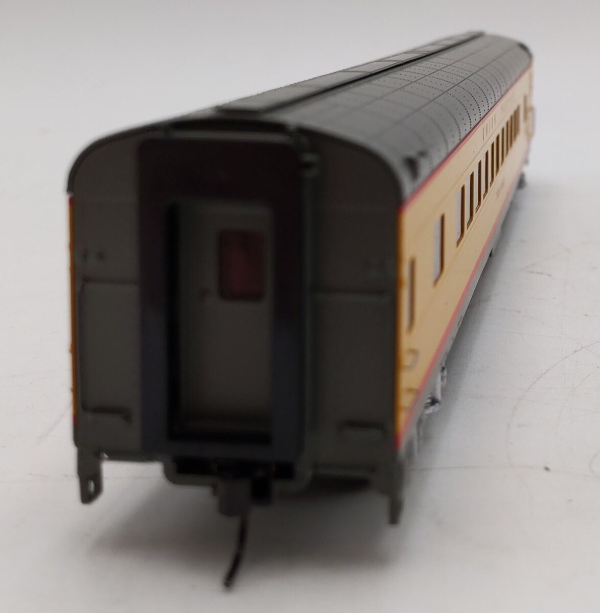 Walthers 920-18511 HO UP Texas Eagle Early Lighted 85' ACF 44-Seat Coach LN/Box